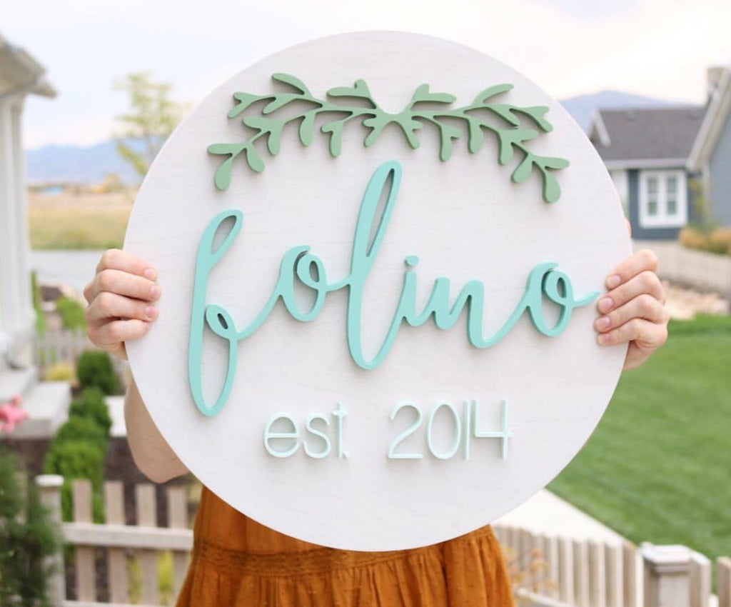 18" Leafy Arch Round Name Sign