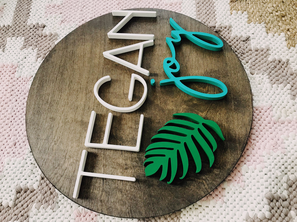 18" Palm Leaf Round Name Sign
